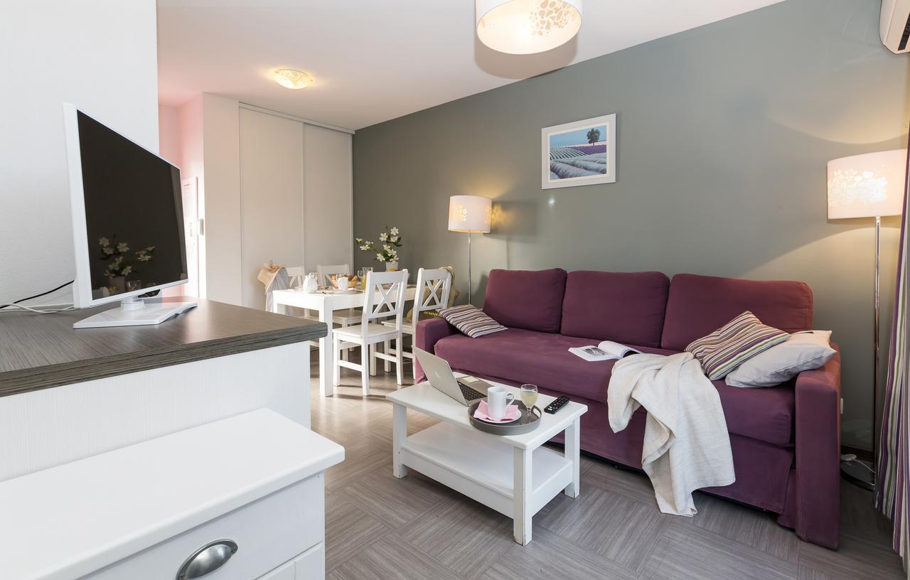 Gréoux-les-Bains Residence Odalys Cote Provence מראה חיצוני תמונה